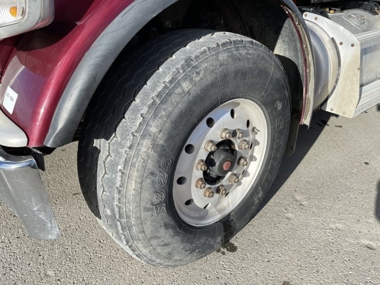 2020-peterbilt-389-image-9