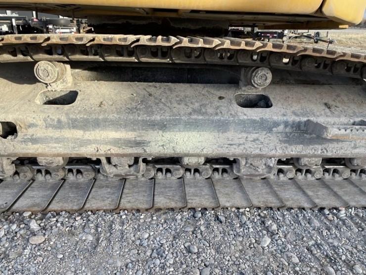 deere-245g-lc-image-15