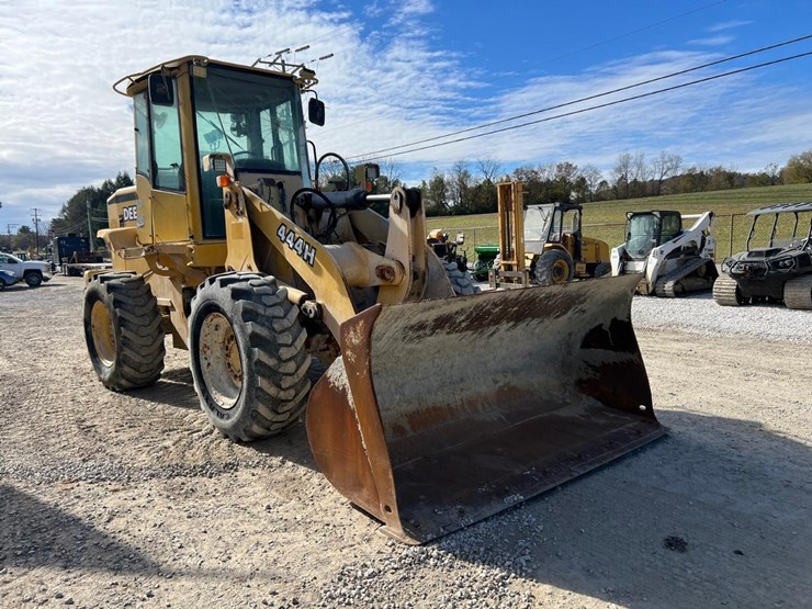 john-deere-444h-image-7