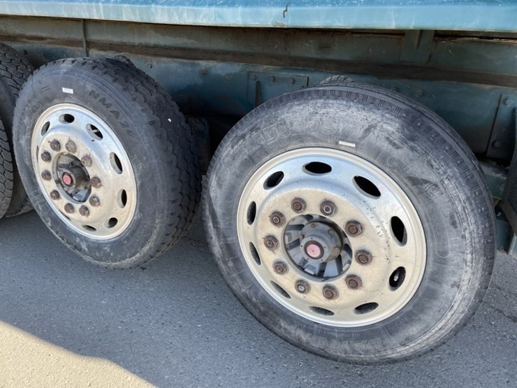 1998-peterbilt-379-image-24