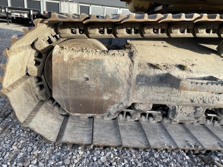 deere-245g-lc-image-14