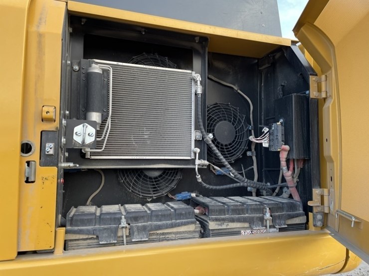 2022-deere-350-p-tier-image-25