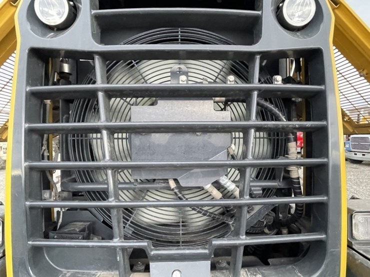 komatsu-wa320-8-image-24