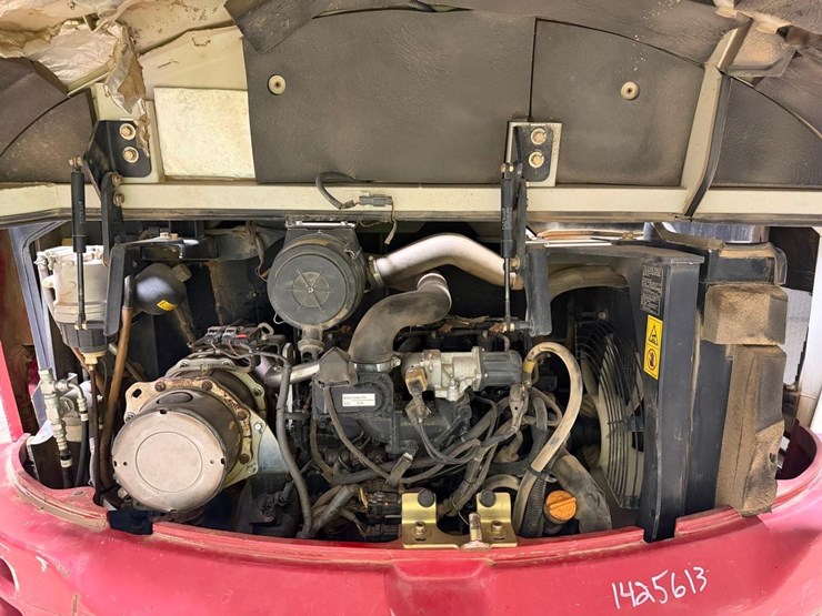 2017-takeuchi-tb240-image-22