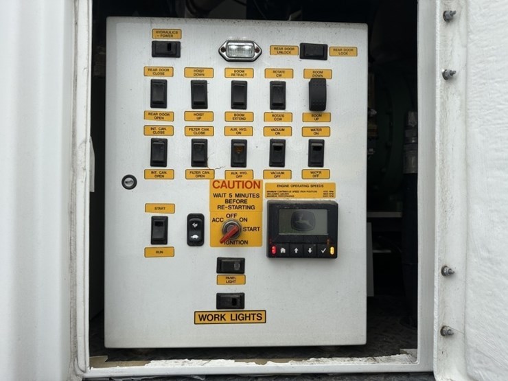 john-deere-1044-image-31