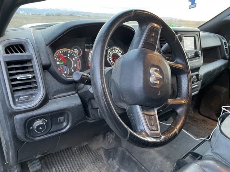 2022-dodge-3500-image-21