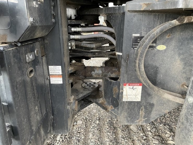 komatsu-wa320-8-image-15