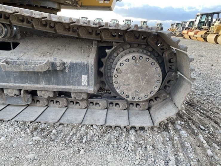 deere-345g-lc-image-22