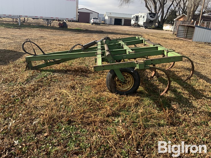 john-deere-100-image-8