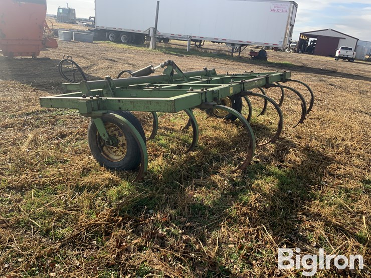 john-deere-100-image-7