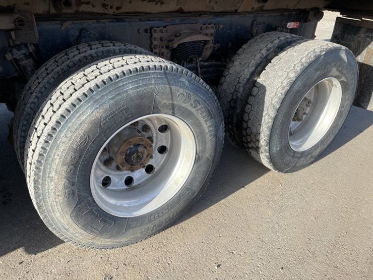 2014-western-star-4700sb-image-11