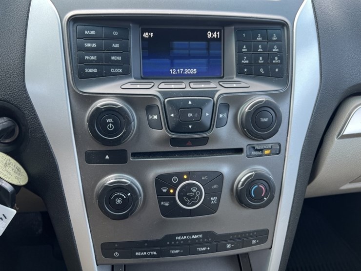 2014-ford-explorer-image-28