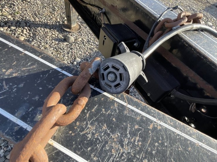 titan-trailer-image-7