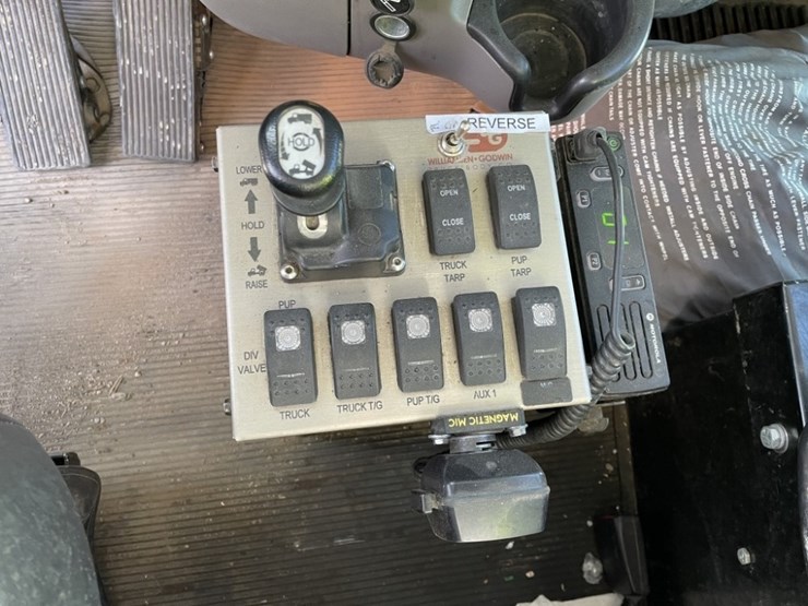 2020-peterbilt-389-image-41