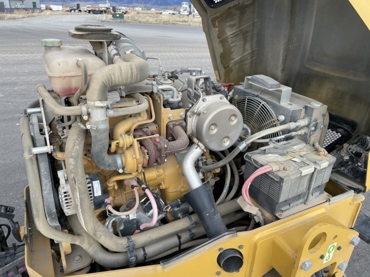 caterpillar-cb24b-image-18