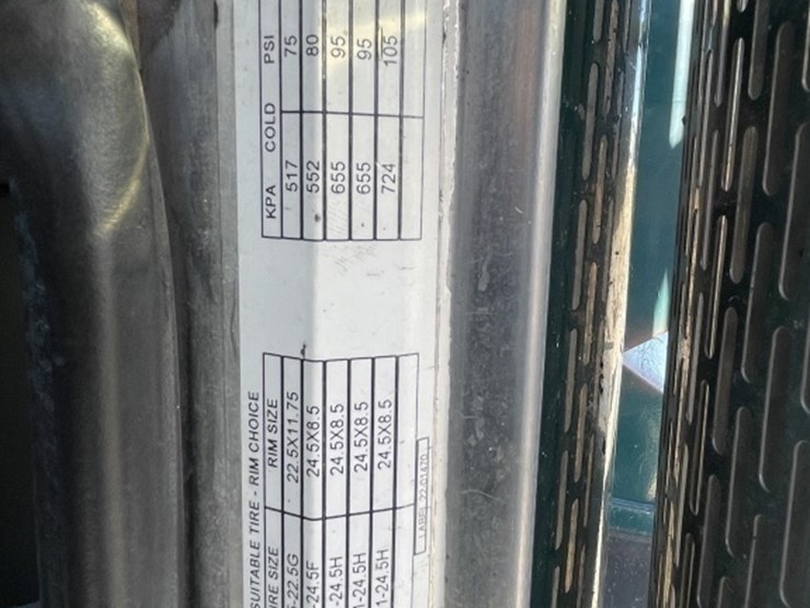 1998-peterbilt-379-image-68