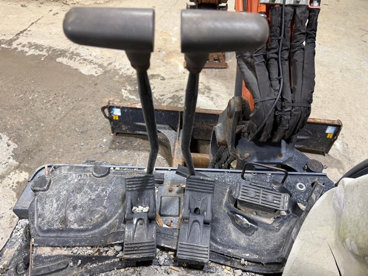 hitachi-zx35u-image-25