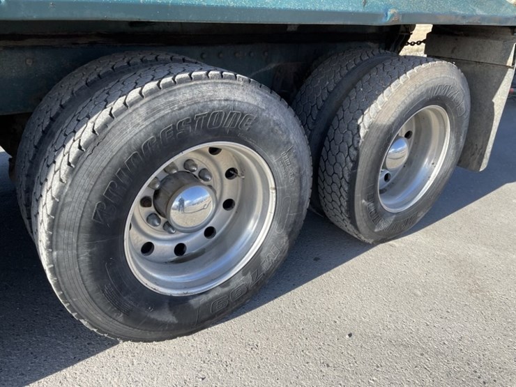 1998-peterbilt-379-image-21