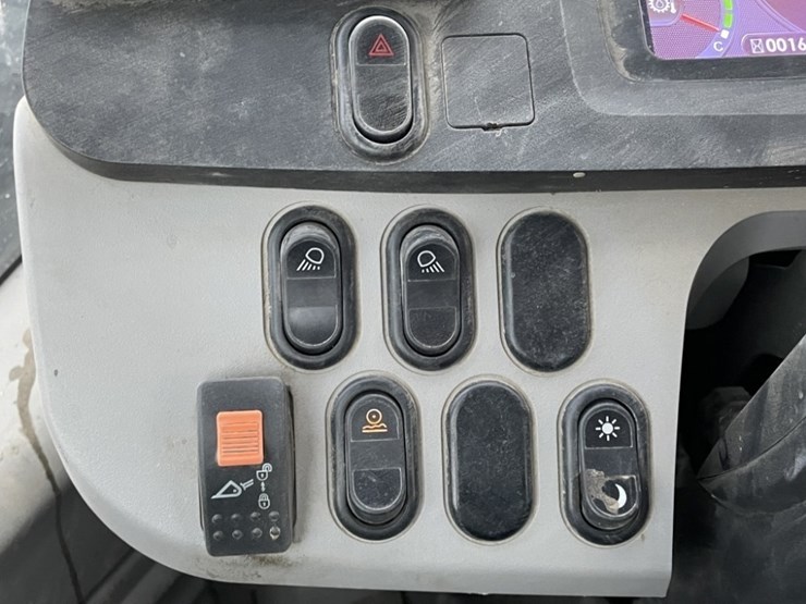 komatsu-wa320-8-image-36