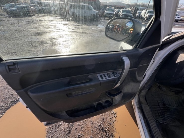 2011-gmc-sierra-1500-image-28