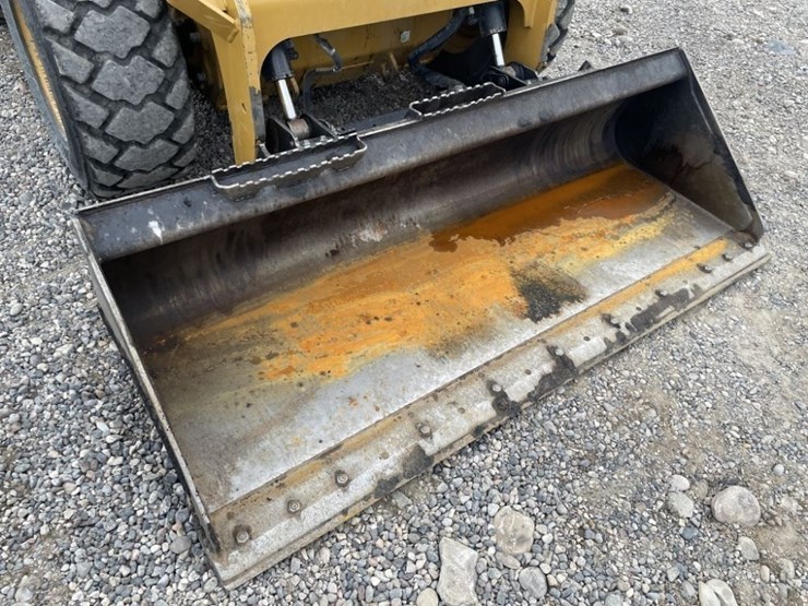 2020-caterpillar-262d3-image-12