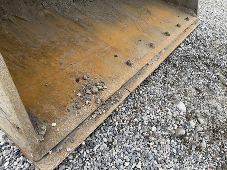 komatsu-wa320-8-image-11