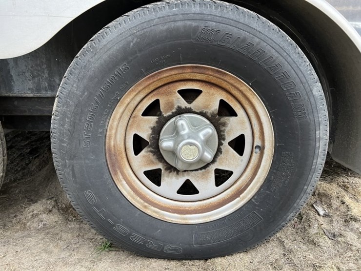 2005-haulmark-t/a-cargo-trailer-image-25