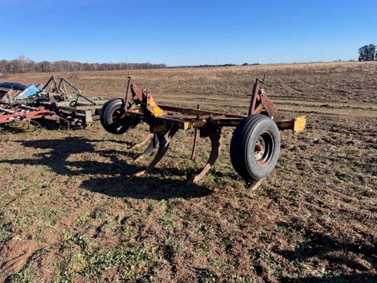 #35359-•-5-shank-subsoiler-image-1