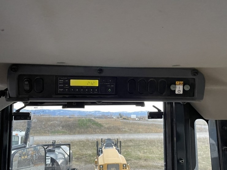 komatsu-wa320-8-image-27