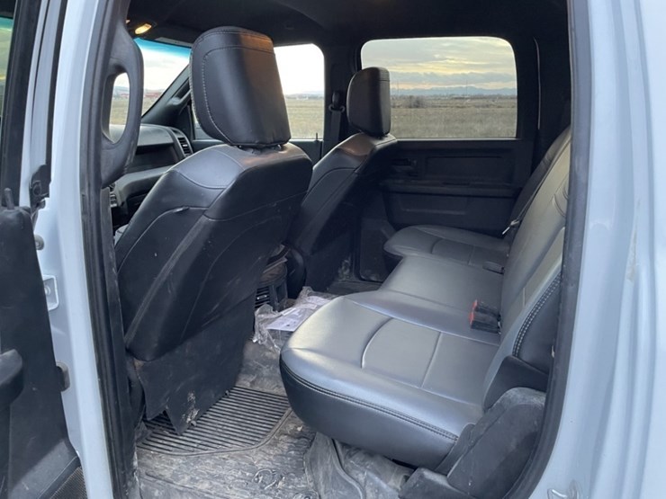 2022-dodge-3500-image-18