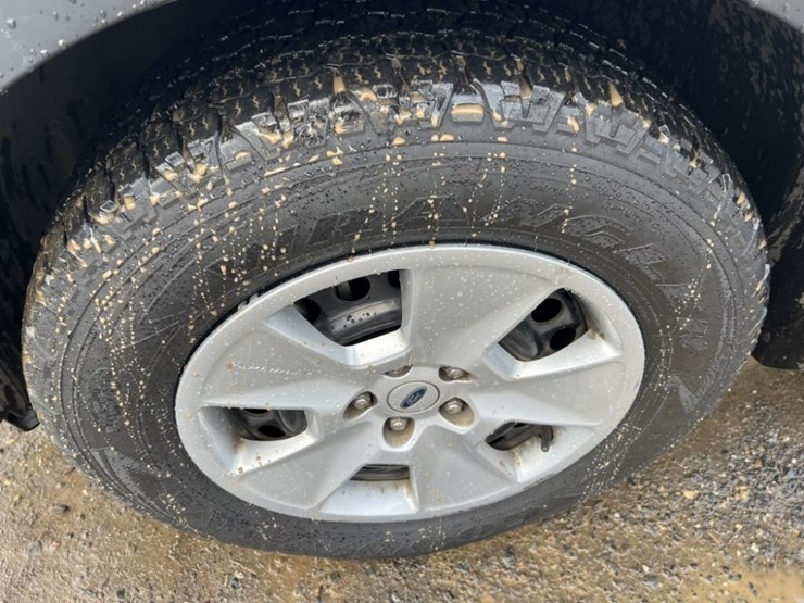 2014-ford-explorer-image-15