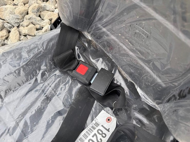 luxury-equipment-seat-image-4