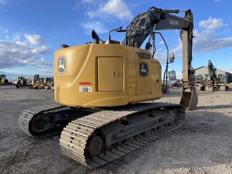 deere-245g-lc-image-5