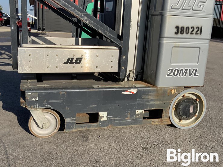 2018-jlg-mlv20-electric-self-propelled-vertical-manlift-image-17