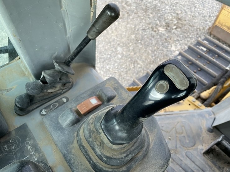 caterpillar-d3g-xl-image-29