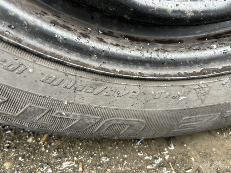 2014-ford-taurus-sedan-image-33