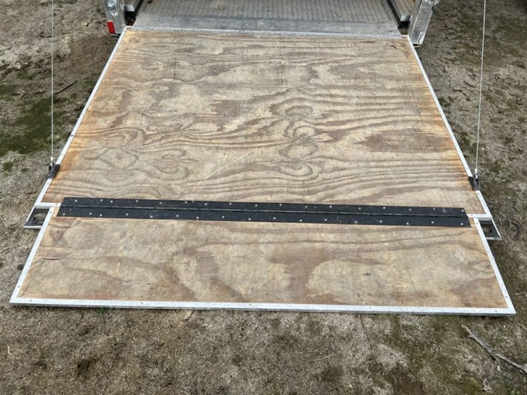 2005-haulmark-t/a-cargo-trailer-image-11