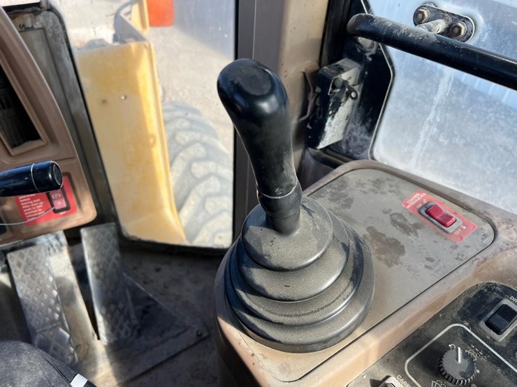 john-deere-444h-image-25