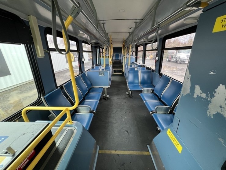 2008-new-flyer-40'-transit-bus-image-19