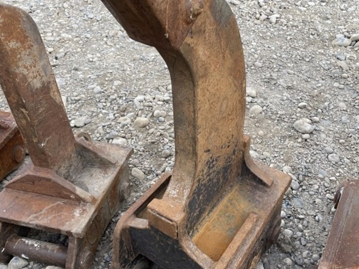 john-deere-245-image-1