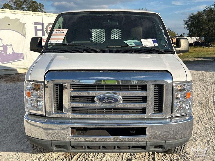 2012-ford-cargo-image-32