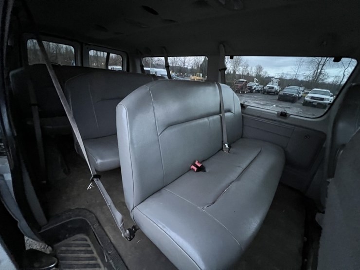 2008-ford-e350-image-27