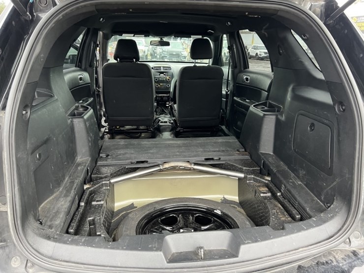 2017-ford-explorer-image-14