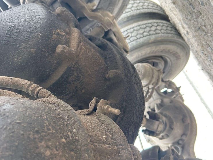 2015-peterbilt-579-image-23