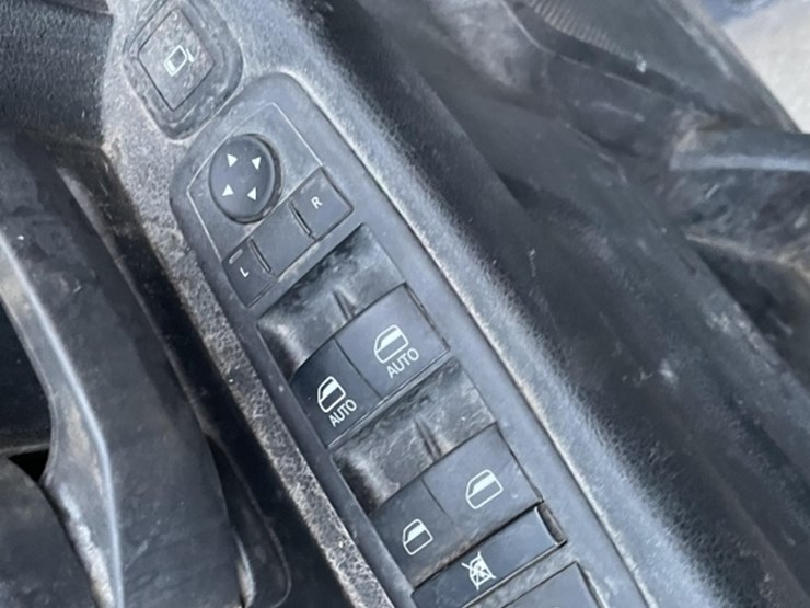 2022-dodge-3500-image-33