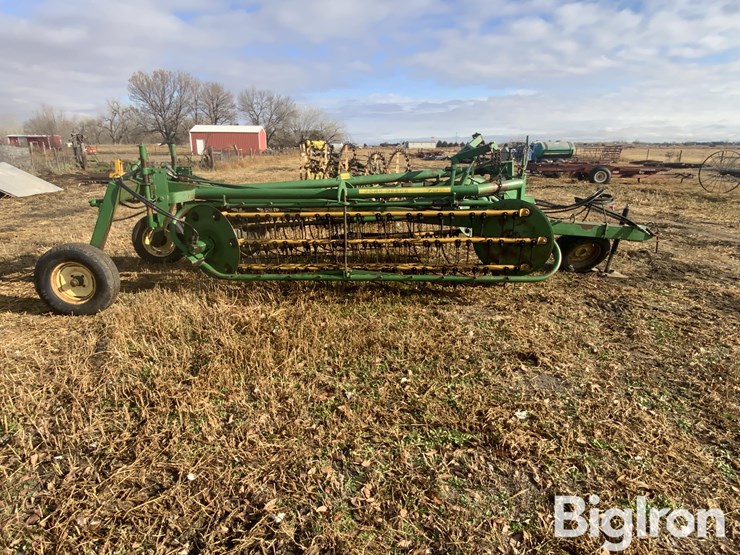 john-deere-700-image-4