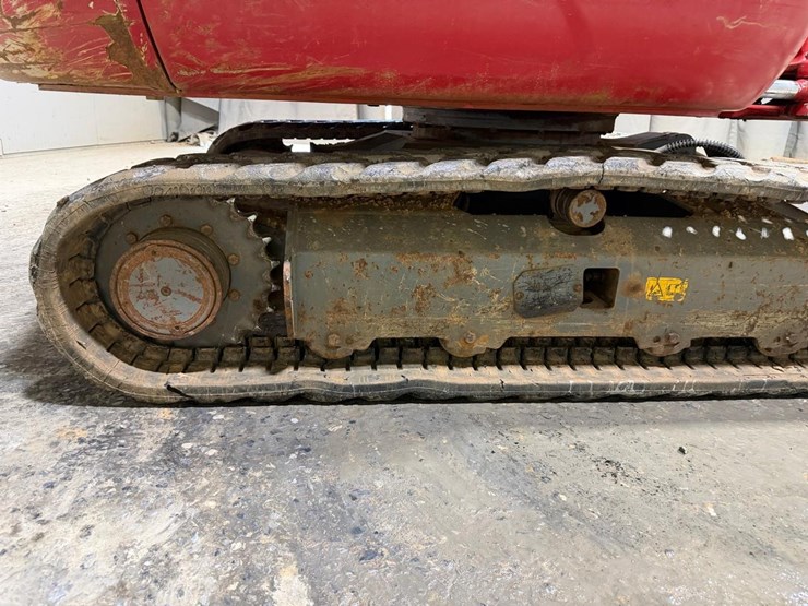 2017-takeuchi-tb240-image-20