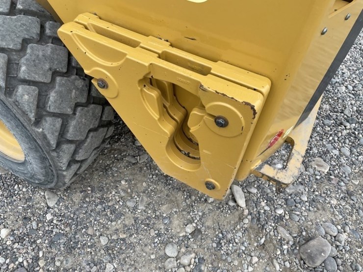 2020-caterpillar-262d3-image-15