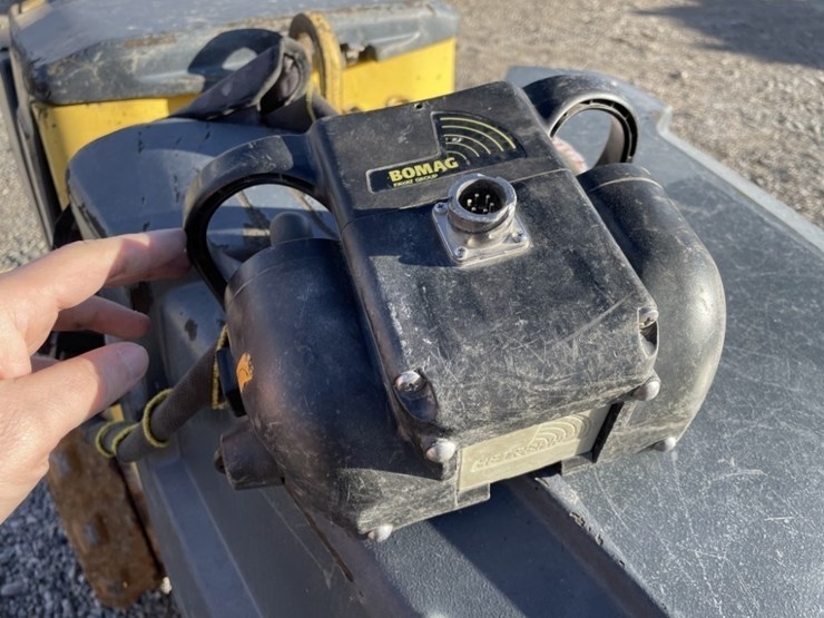 2019-bomag-bmp8500-image-18