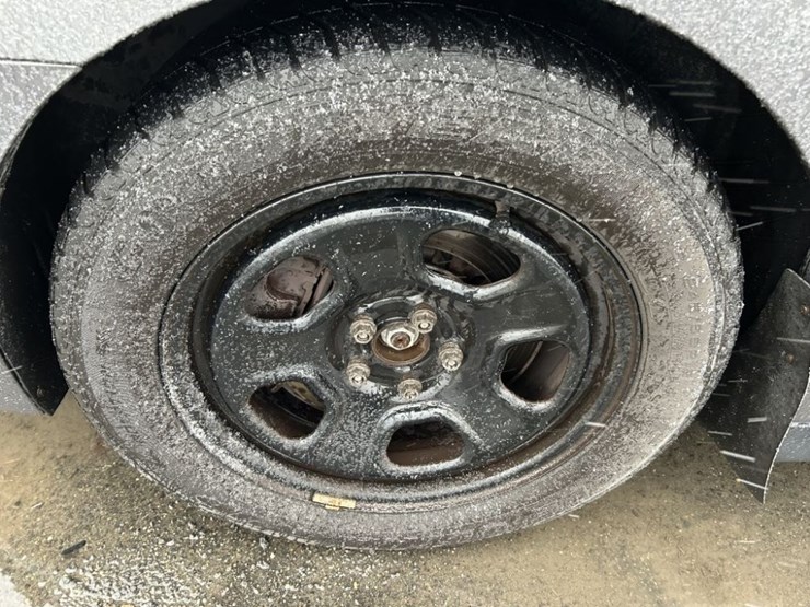 2014-ford-taurus-sedan-image-29